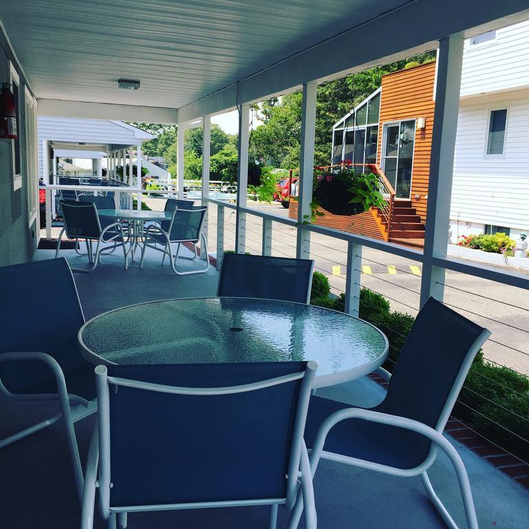 The Drake Inn Hampton Bays Exterior photo