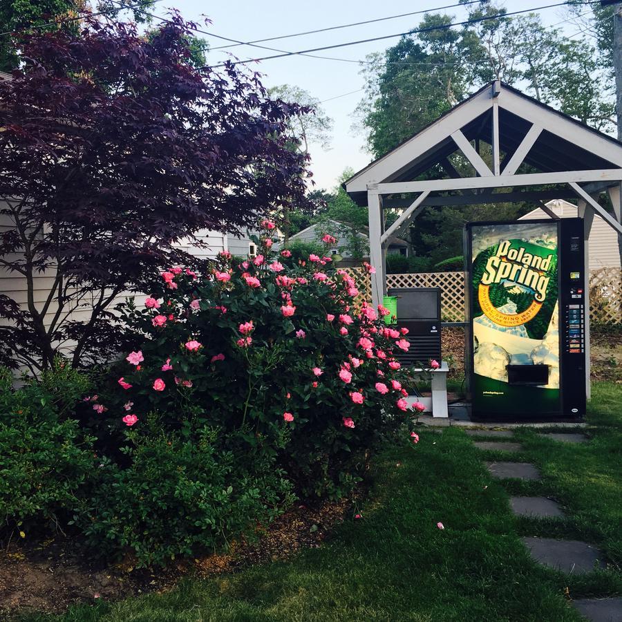 The Drake Inn Hampton Bays Exterior photo