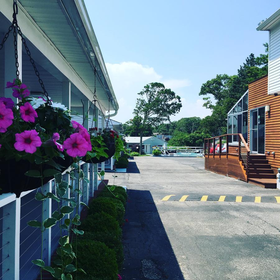 The Drake Inn Hampton Bays Exterior photo
